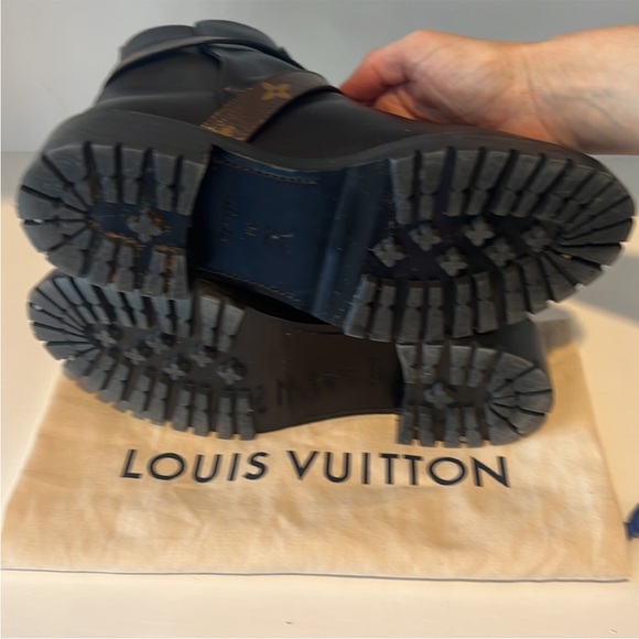Louis  Vuitton limited edition Moto Ankle Boots 🤎🖤 size 38 - Picture 9 of 9